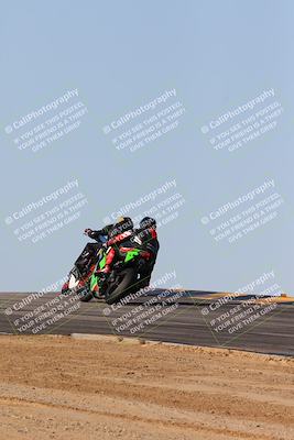 media/Feb-06-2025-Racers Edge (Thu) [[c17ed6f7b1]]/2-B Group/Session 4 End (Turn 10 Backside)/